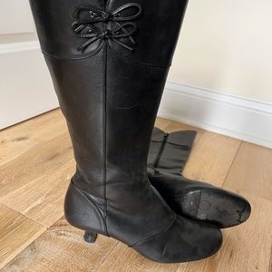 Black, small heeled boots